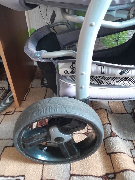 Продам детскую каляску.