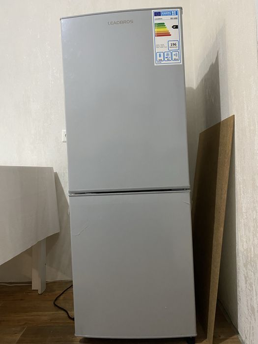 Продам холодильник Leadbros