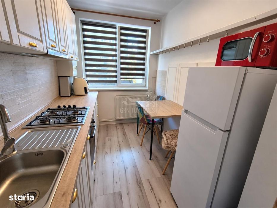 Apartament 2 camere decomandat balcon zona Mihai Viteazu
