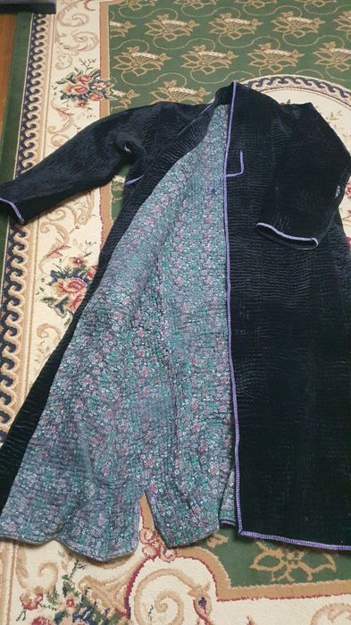 Продам Чапан на каждый день.  Состояние Зор