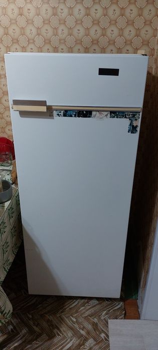 Холодильник Бирюса