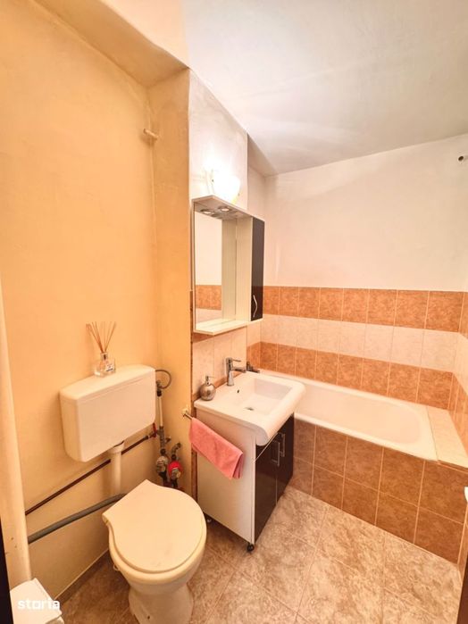 Apartament cu o cameră, decomandat – Rogerius
