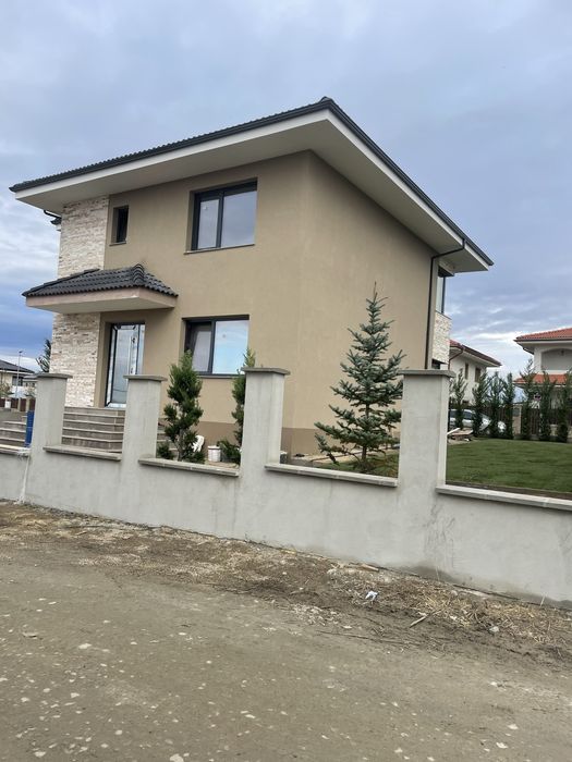 CASA DEOSEBITA DEZMIR 120 mp utili 380 mp teren