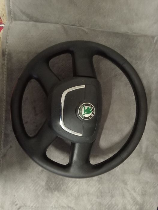 Vând volan Skoda Octavia 2