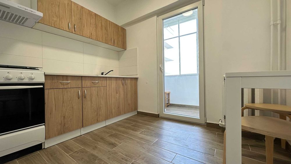 Apartament 3 camere situat in zona Palas/Hala Centrala  - A. Panu