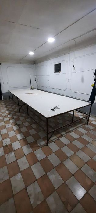 Bichuv stoli sotiladi