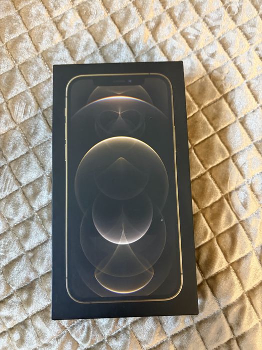 Продаю айфон 12 про