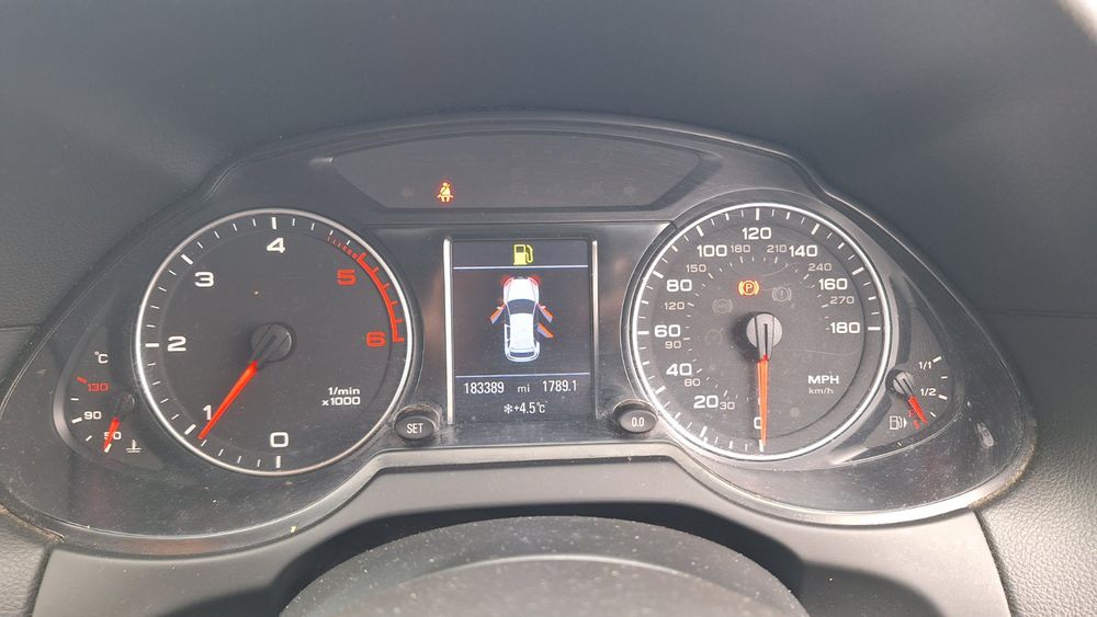 Audi Q5 2.0 TDI,6 ск. , ръчка, 170 к.с. , 3 броя на части