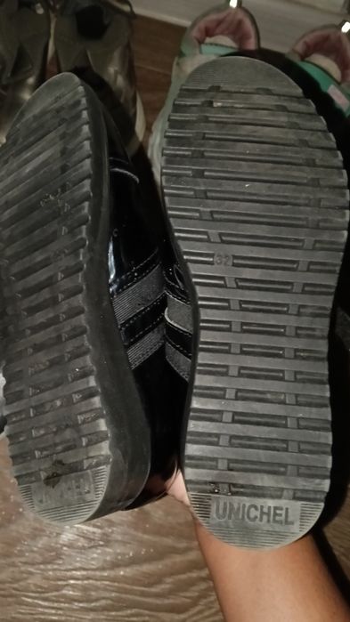 Продам обувь детскую