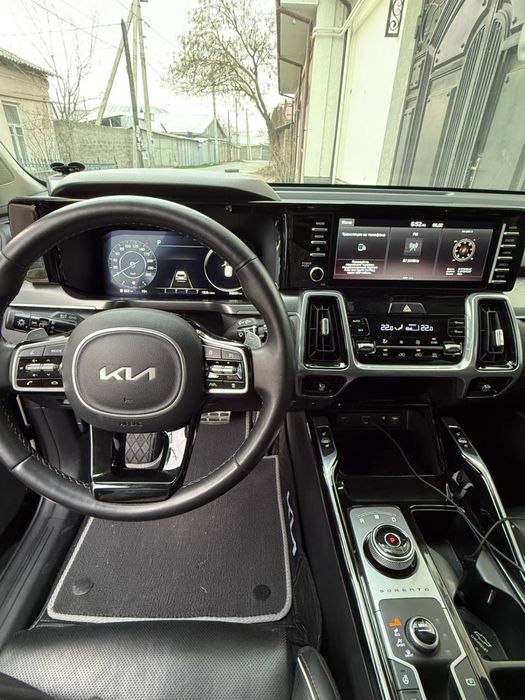 Kia Sorento Full pozitsiya 2023-yil. 3.5 motorli. Kraska toza.