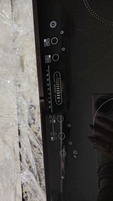 Plita whirlpool cu inducție, impecabila.