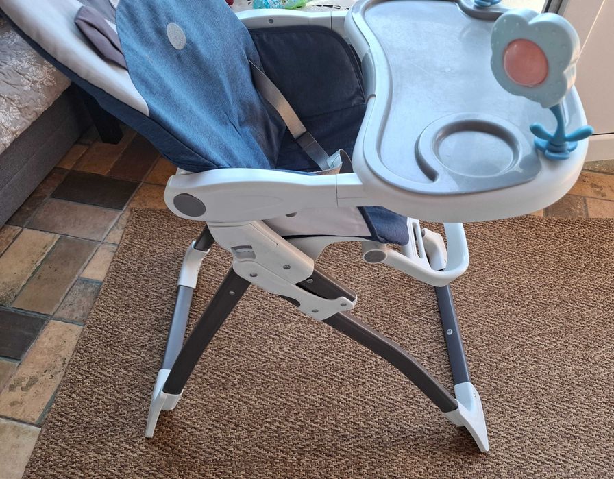 Scaun de masa bebe
