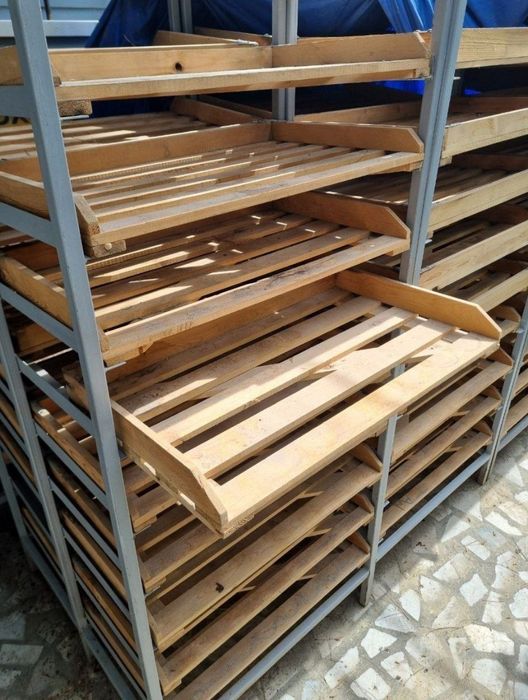 Срочно продаются стеллажи для выпечки