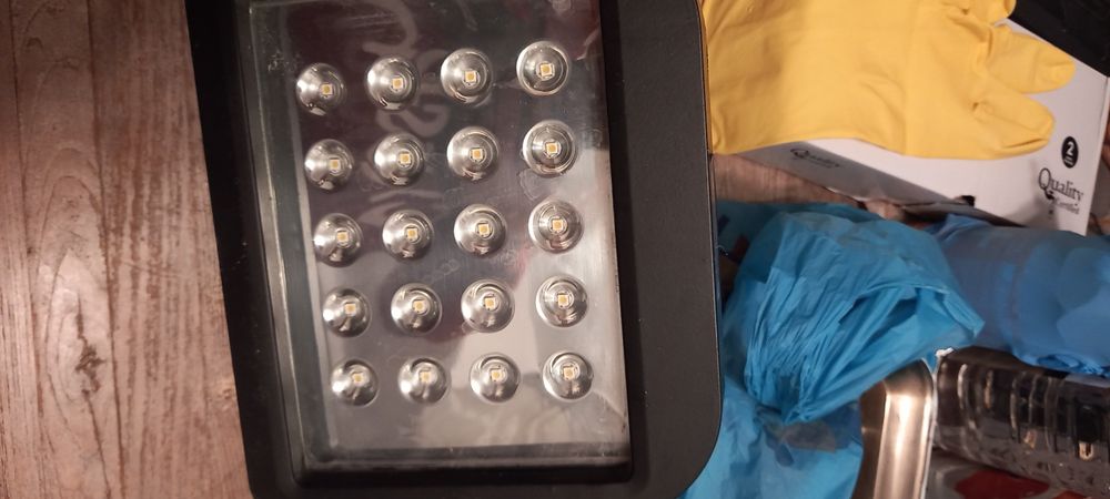 Proiector cu led