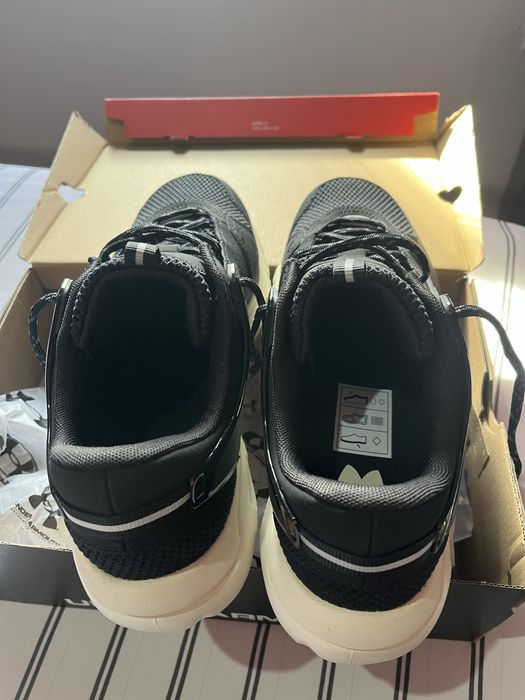 Under Armor маратонки