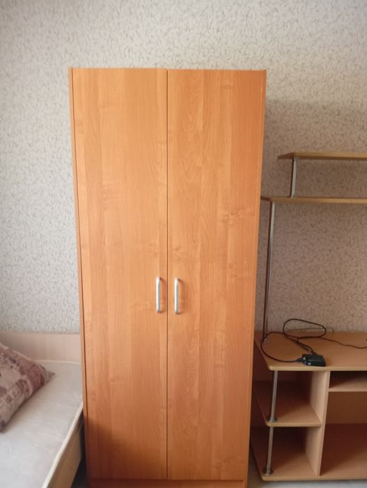 Продам шкаф двухстворчатый