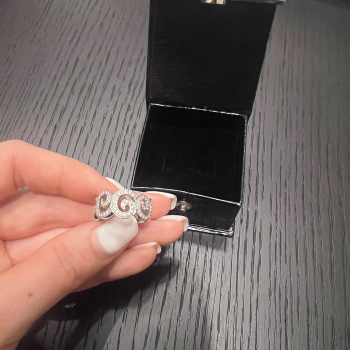 Золотое кольцо с бриллиантами