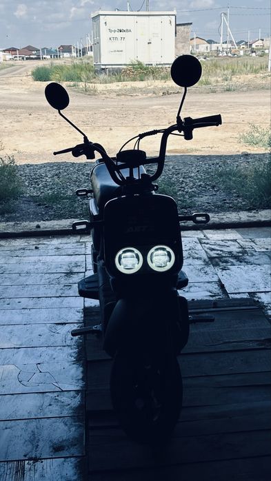 Продаю скутер танк 109