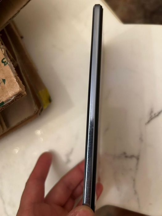 Продам телефон Vivo v21