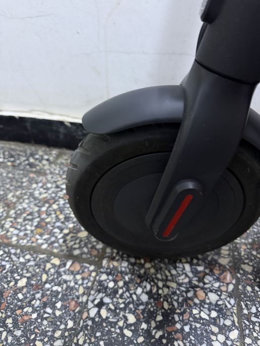 Trotineta electrica Xiaomi Electric Scooter 4, 300 W, Autonomie 35 Km, 25 Km/h, Negru