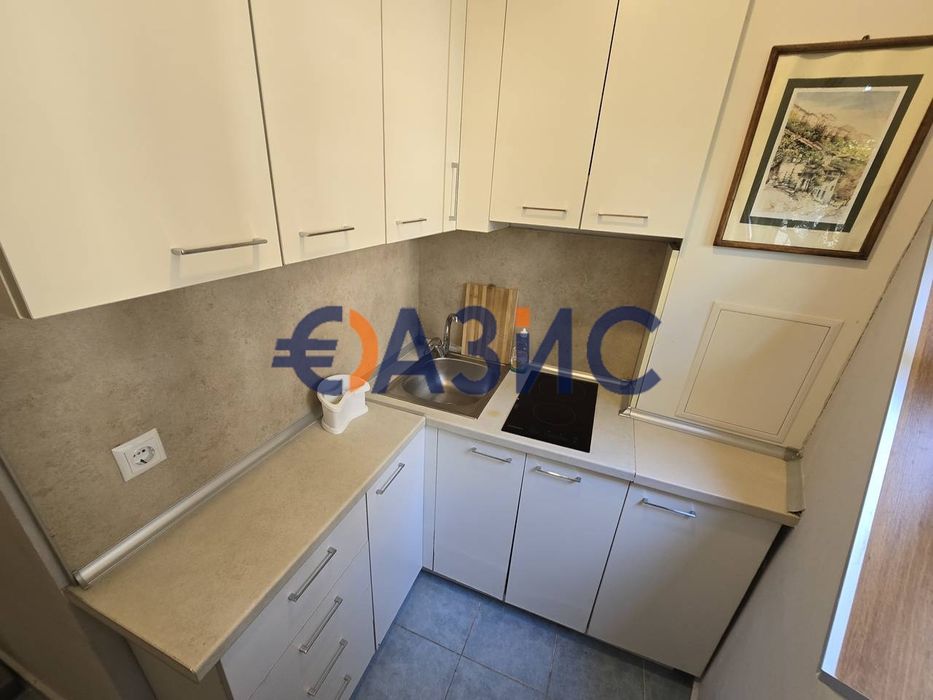 Продава се Двустаен апартамент в к.к. Слънчев бряг - 62 кв.м за 1050 €/кв.м - Снимка #1