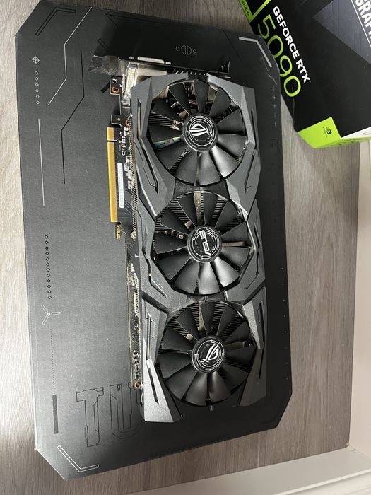Placa video GTX 1070 Ti Asus Strix