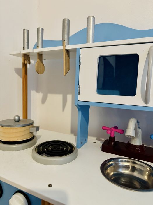 Bucatarie de lemn pentru copii