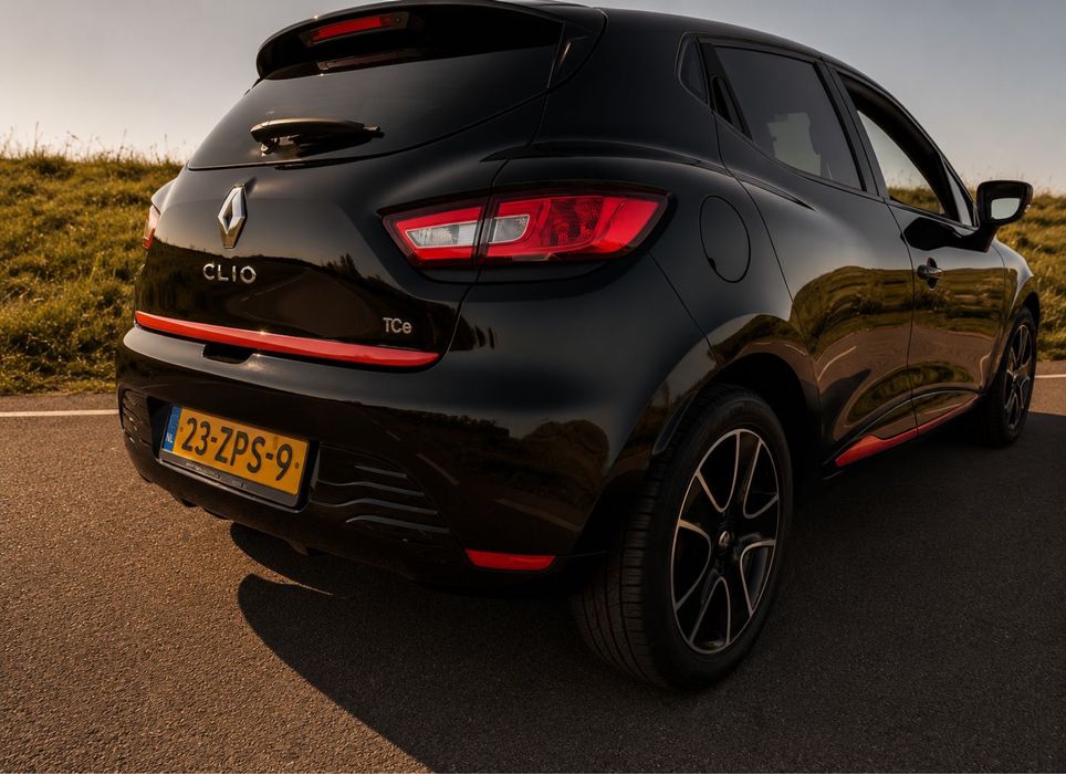 Renault Clio 0.9 TCe ECO 90 CP – Black&Red Collection