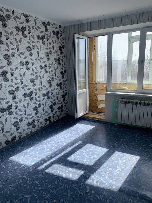 Продам кв в 8 мкр, за 13млнов до июня напротив Алтая, возле Байшева