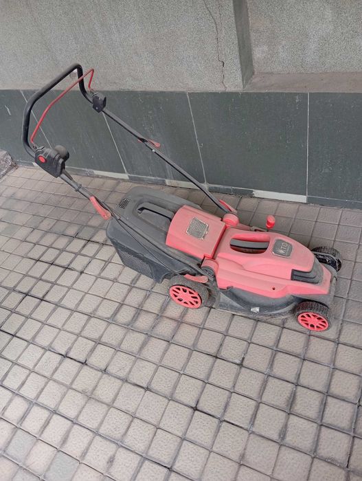 Газонокосилка состояние отличное