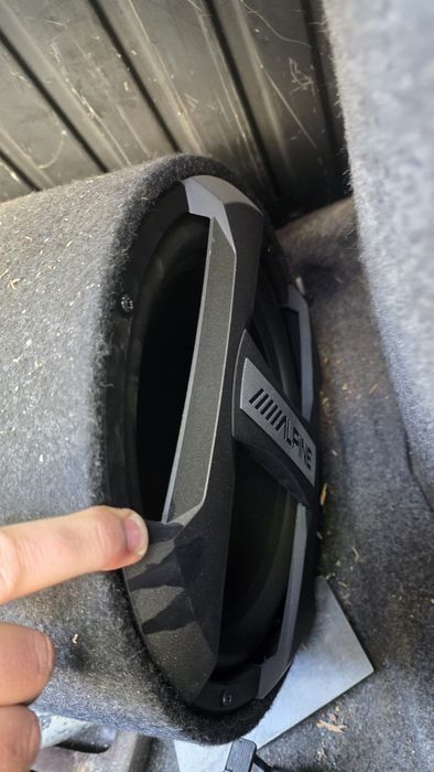 Subwoofer alpine pasiv cu amplificator