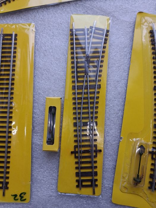 Lot macaze+sine revista trenulet electric scara H0