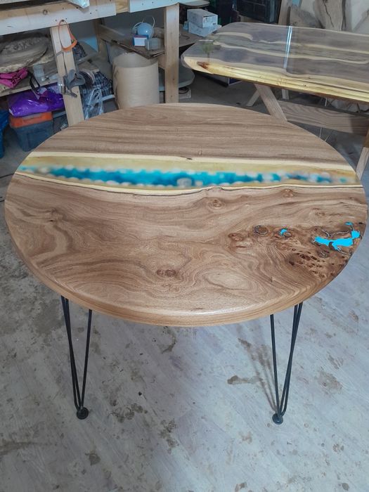 Продаю стол кухонный