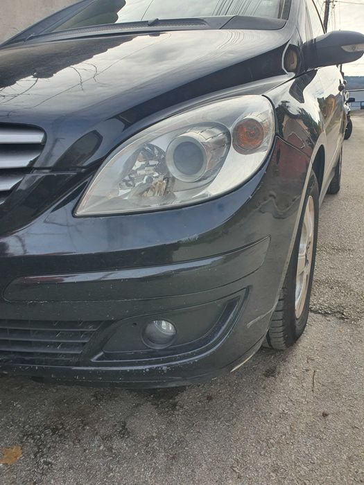 Мерцедес Б клас.