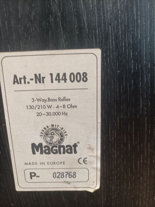 продавам 3 Лентови колони  Magnat

Magnat  6.5 инчови 

работят отли