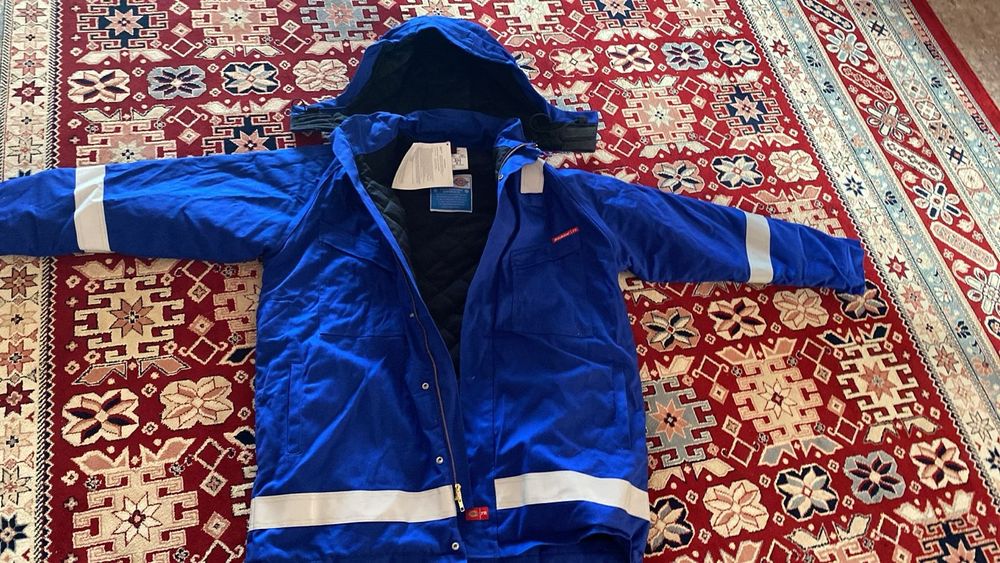 Тёмная синий куртка