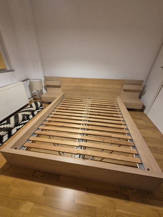 Vând Pat Ikea Malm furnir stejar alb + 2 noptiere