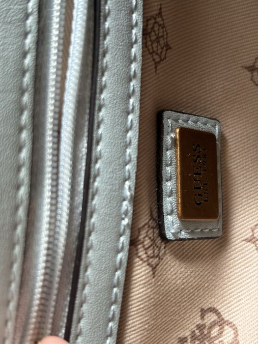 Дамска чанта Guess