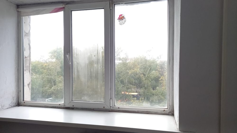 Продам б/у пластиковое окно