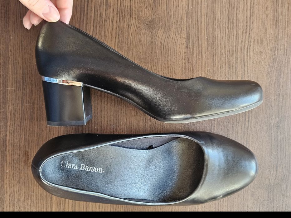 Дамски обувки на висок широк ток – Clara Barson
Продавам елегантни дам
