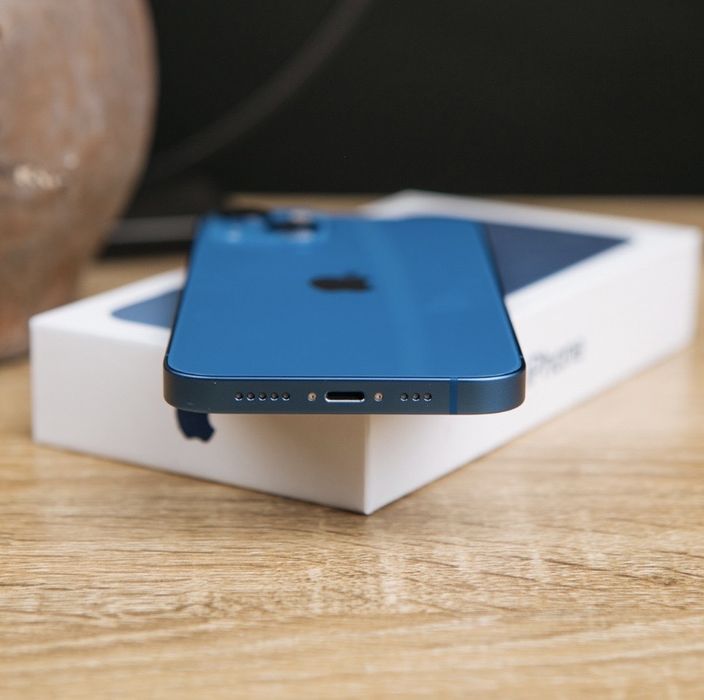 iPhone 13 с гарантией в идиальном состоянии