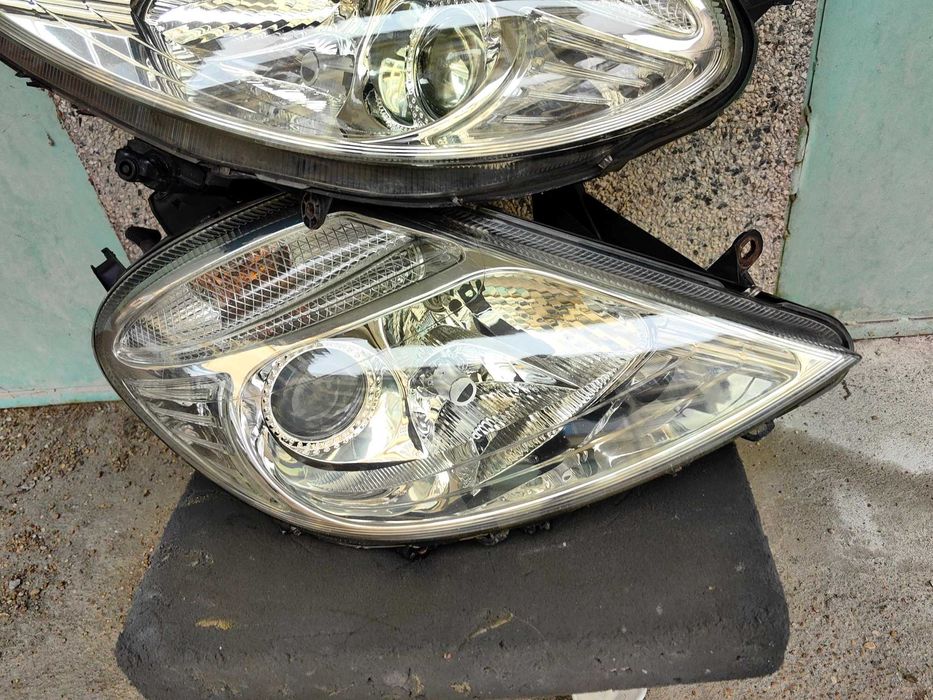 Оригинални  фарове  Ситроен Ц8  Citroen C8 Xenon