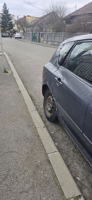 Vând Mazda3 BK  Hatchback 1.6 benzină – Navigație mare Android  – Cameră marșarier”