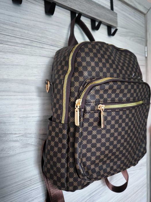 Дамска раница НОВА