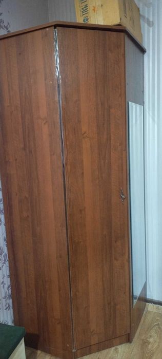 Продам Угловой Шкаф