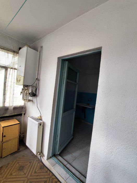 Vand apartament cu 2 camere pe Bulervardul Dorobanti intre Scolilor si Calea Calarasilor