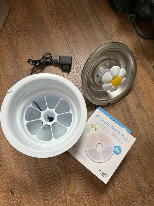 Catit поилка за котки и кучета -цвете от неръждаема стомана с допълнителни филтри