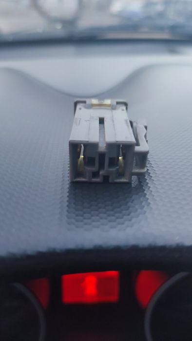 Предохранитель 75A на Nissan primera p10