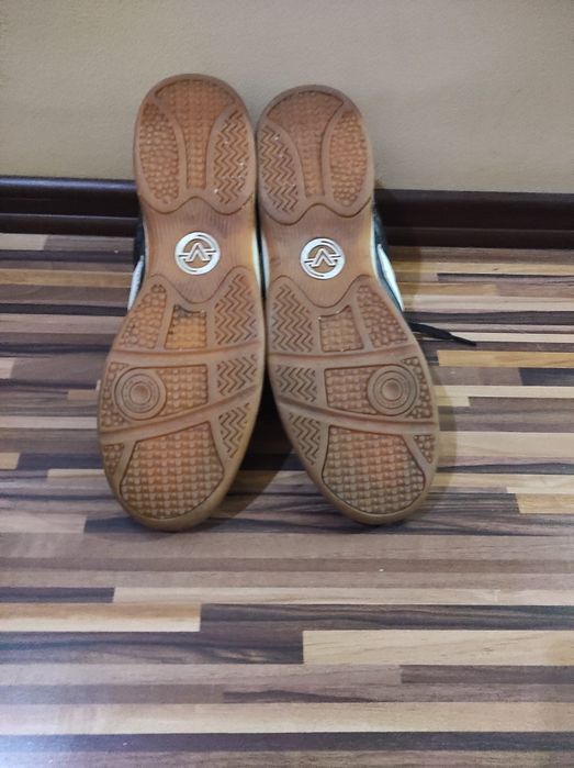 Ghete fotbal sala sintetic Victory, mărimea 42/42,5