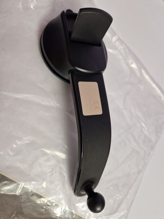 Suport auto de telefon cu fixare ventuza bord